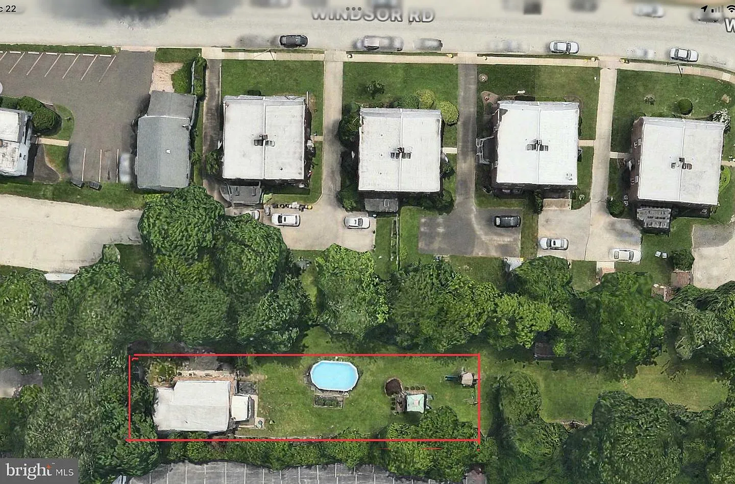 Spacious 3-bedroom, 1.5-bathroom home — Photo 4