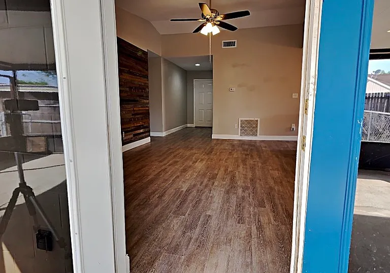 2709 Manor Hill Dr — Photo 18