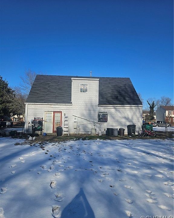2nd image of 2117 Bromby St
