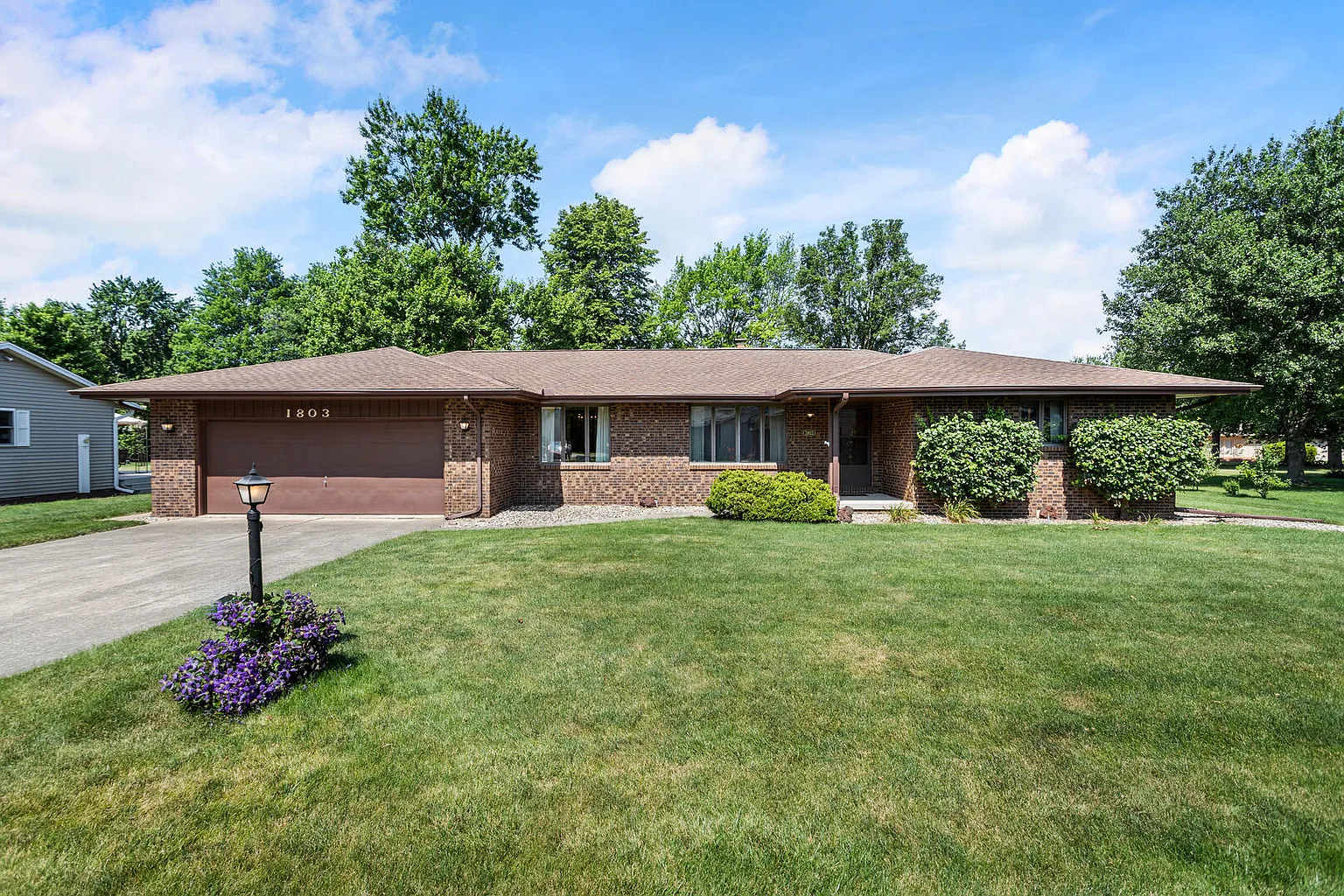 1803 Lyndhurst Dr photo 1