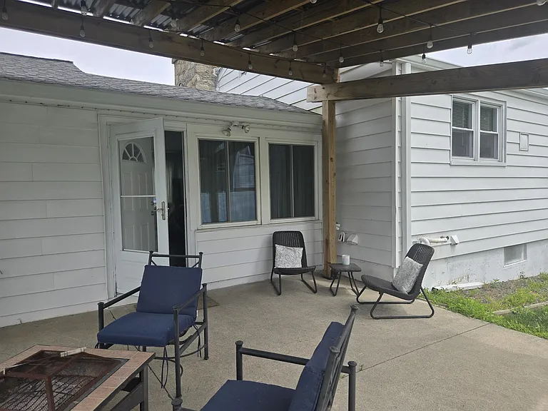 4 Ascolese Rd — Photo 2