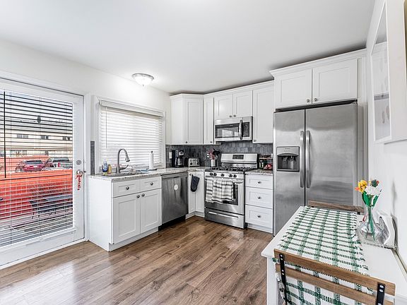 5th image of 408 Colony Ct