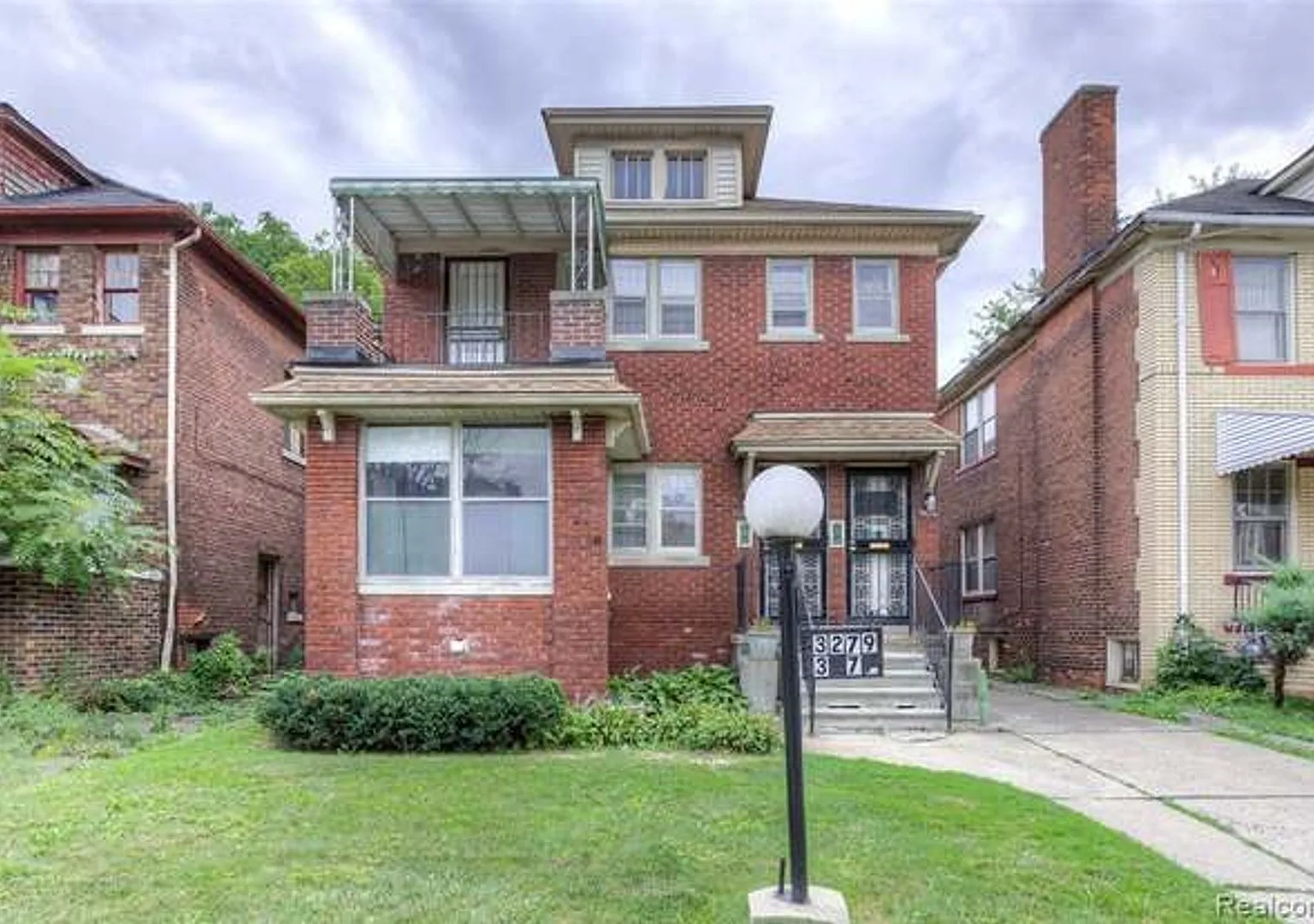 3277 Calvert Street — Photo 1