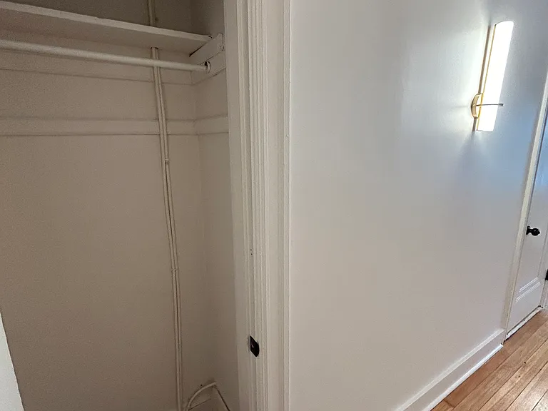109 Montgomery St #2 — Photo 29