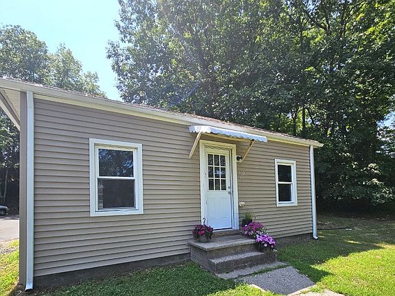 2nd image of 916 Middle St #915