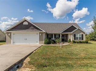 407 Prince Ln, Herrin, IL 62948