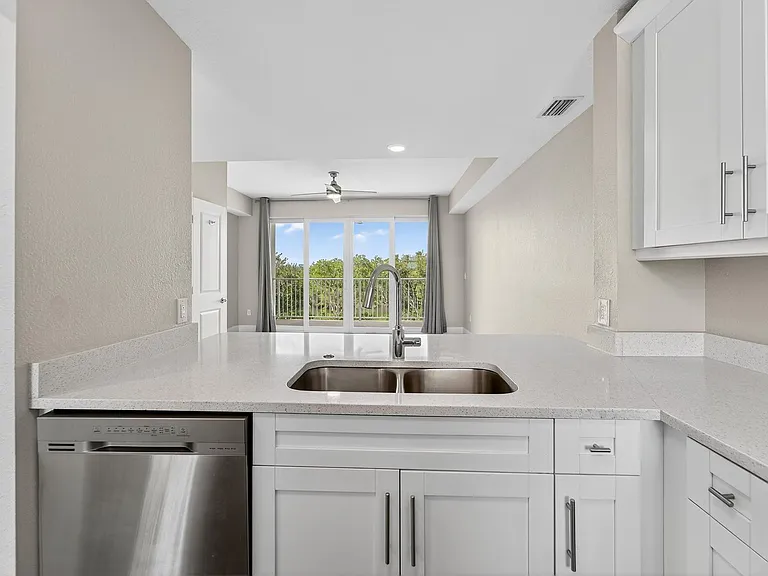 3266 Mangrove Point Dr — Photo 40