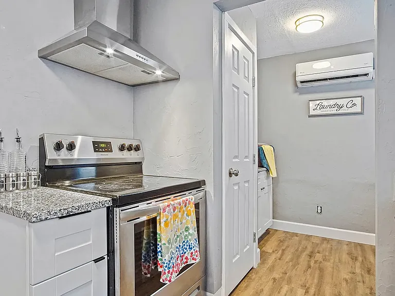 1704 Cairo Ave — Photo 12