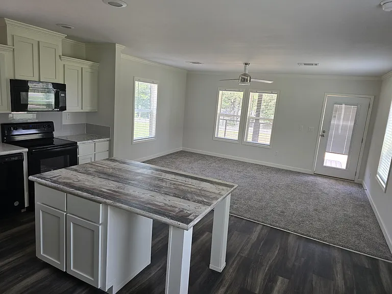 4237 FM 2089 — Photo 2
