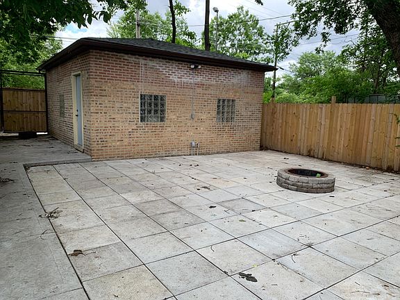 3rd image of 415 N Central Park Ave #Basement