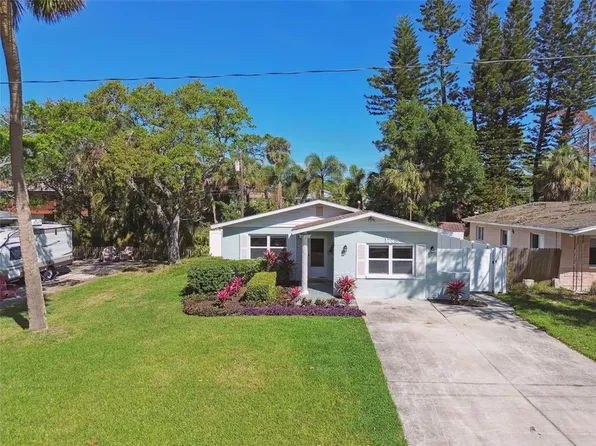 1775 Michigan Ave NE, Saint Petersburg, FL 33703