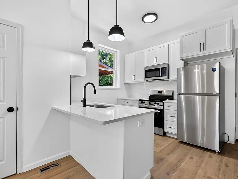3647 Wisconsin Ave — Photo 1