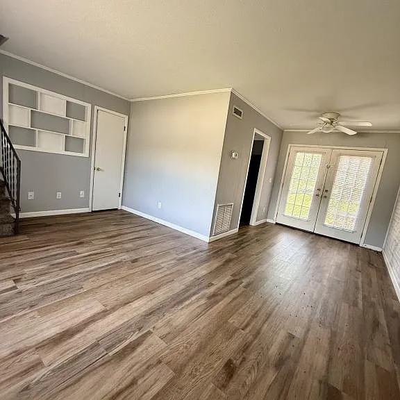 380 S Daleville Ave #F — Photo 4
