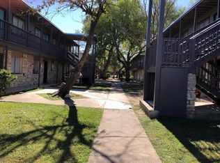 137 Elm St, Lockhart, TX 78644