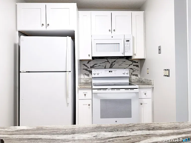 203 Capewell Ave — Photo 16