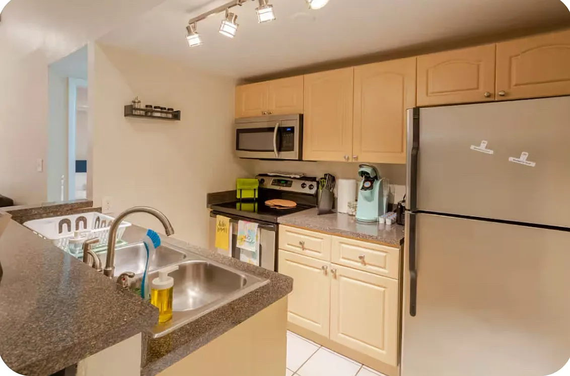 5810 N Suwanee Ave — Photo 3