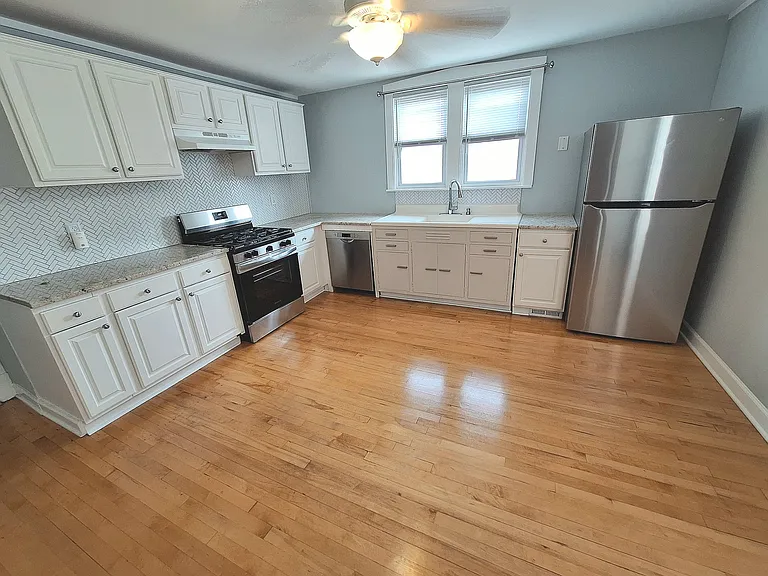 1123 S East Ave #2 — Photo 6