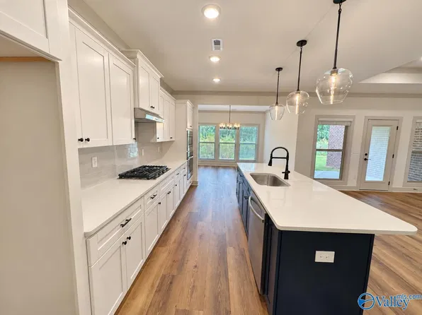 1225 Starling Dr, Decatur, AL 35603