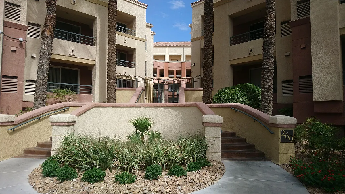 Building Photo - 260 E Flamingo Rd #319