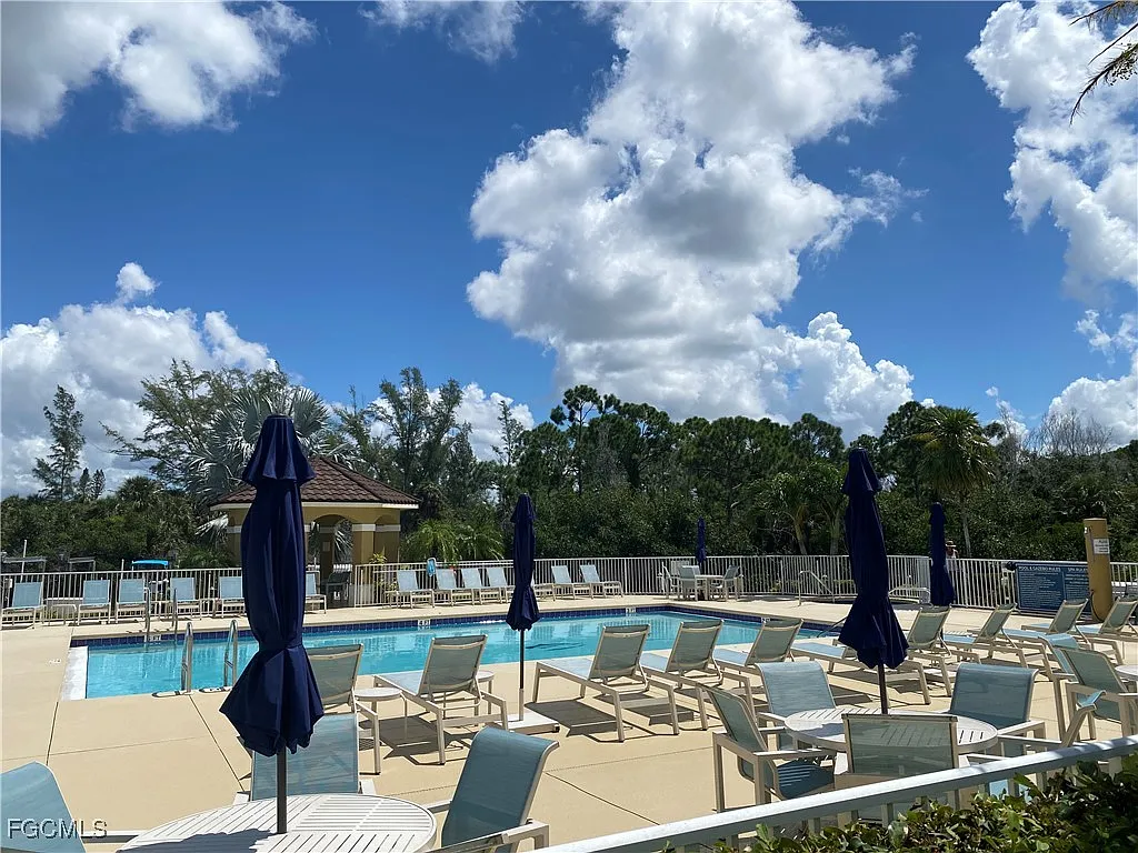 2 bed, 2.0 bath, 1226 sqft, $3,300 — Photo 4
