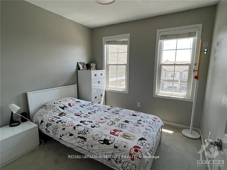 140 Battersea Cres — Photo 23