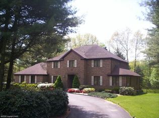 217 Overlook Dr, Stroudsburg, PA 18360