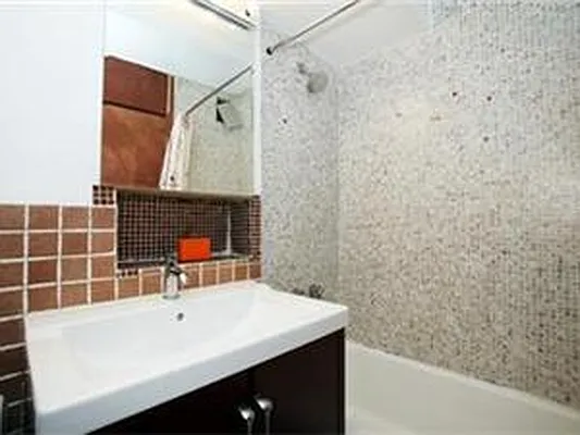 Rented by New York Residence | media 20