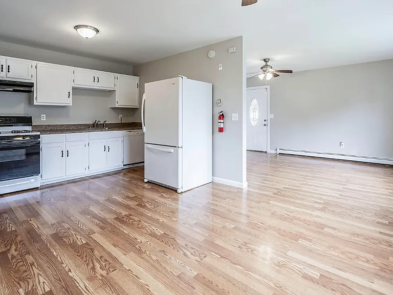 115 Kadlubeck Way — Photo 3