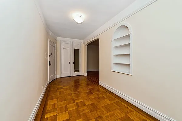 Sold by SBNY RE | media 25