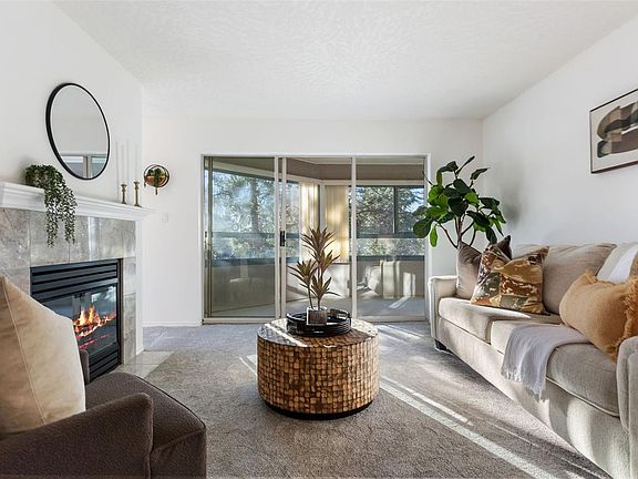 3rd image of 1100 Union Rd #305