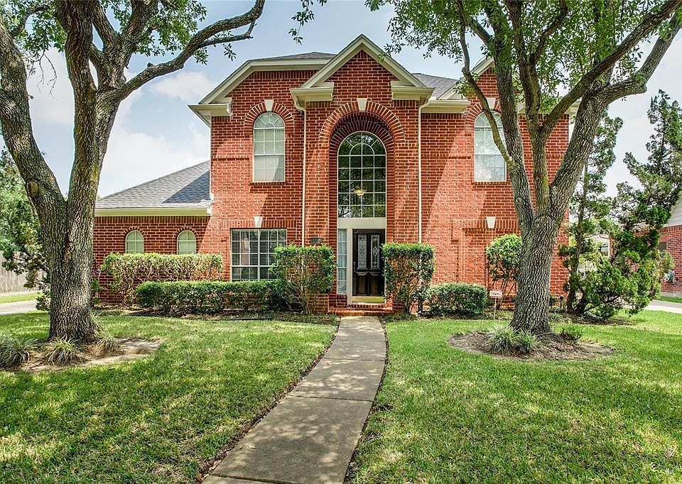 1st image of 4926 Winding River Dr