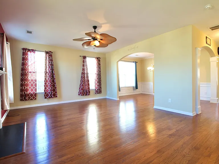317 Gibby Ln — Photo 8
