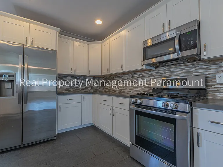 1925 South Harcourt Avenue, — Photo 7
