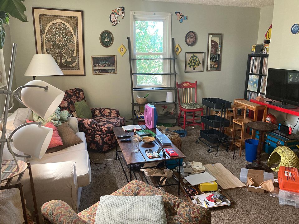 Spacious living room