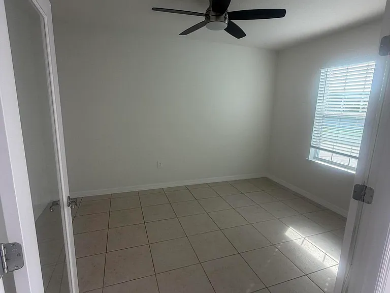 3250 SW Cohutta St — Photo 3