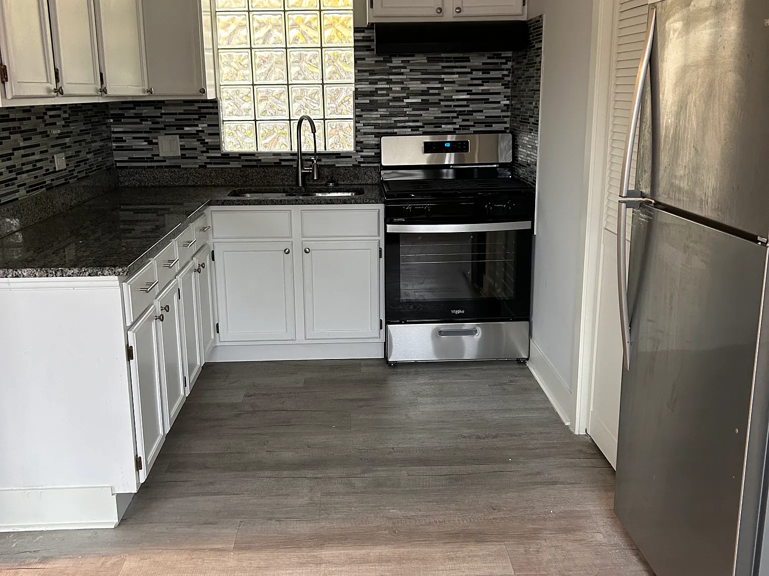 1 bed, $1,000 — Photo 1