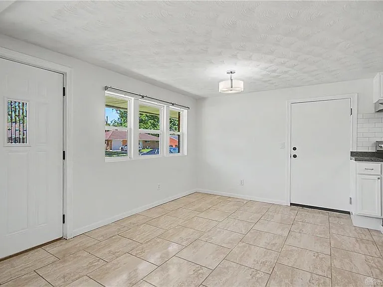 2621 Nyack Ln — Photo 4