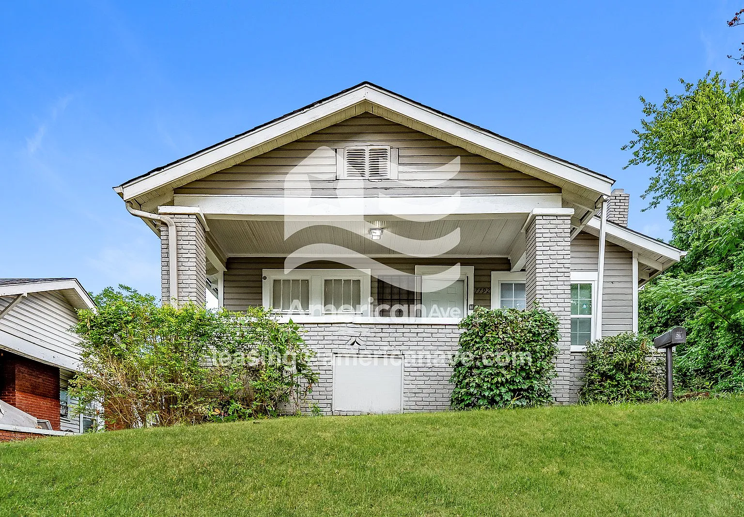 3 bed, 1.0 bath, 1176 sqft, $897 — Photo 1