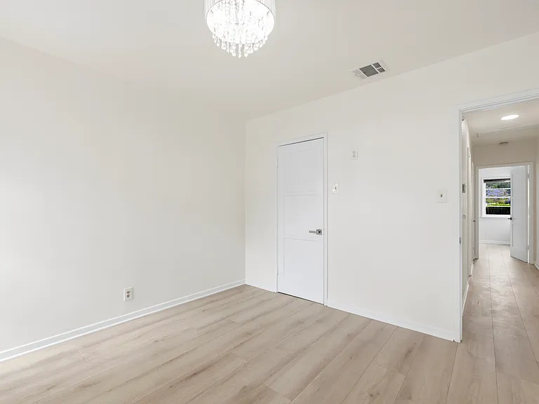 1078 E Orange Grove Ave — Photo 8