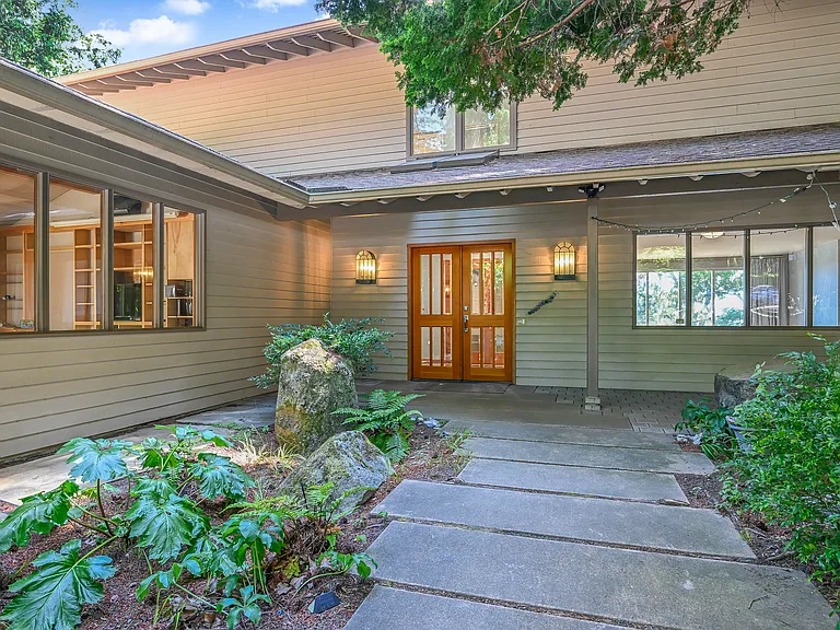 Front Door - Walk way