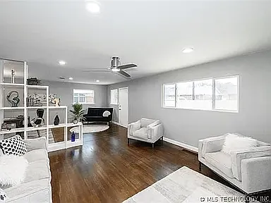 6547 E 26th Ct — Photo 3