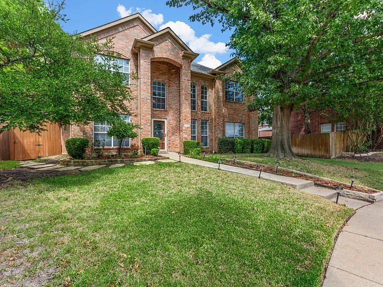 764 Whitman Pl — Photo 2