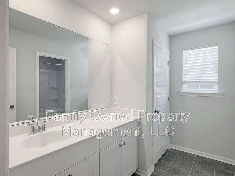 2048 Longhorn Ln — Photo 44