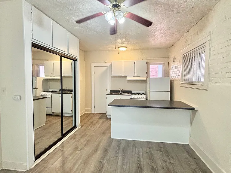 R0180 - Pettygrove Apartments — Photo 24