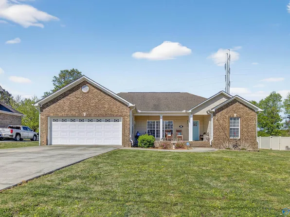 83 Lions Dr, Guntersville, AL 35976