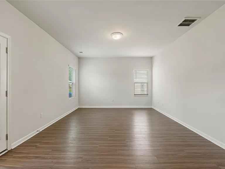 46 Cedarwood St — Photo 8