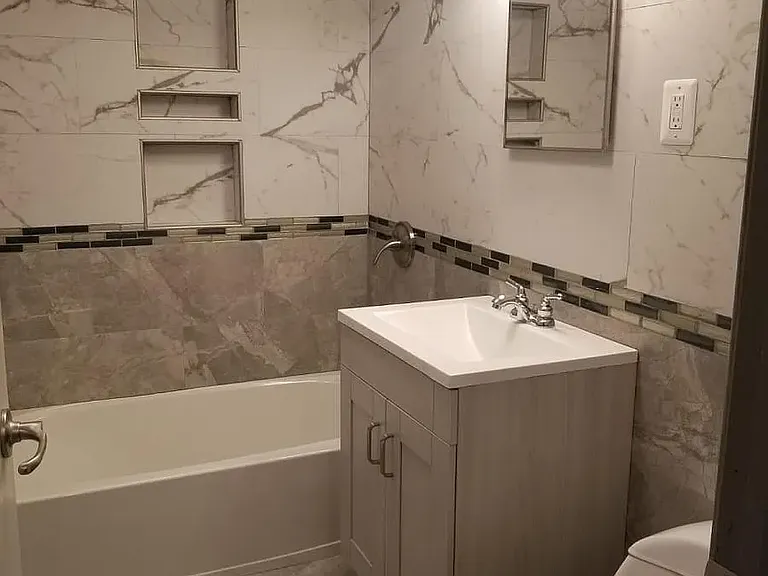 A8 Turtle Creek Ln #17 — Photo 8