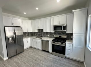 210 N Kenmore Ave #9, Los Angeles, CA 90004