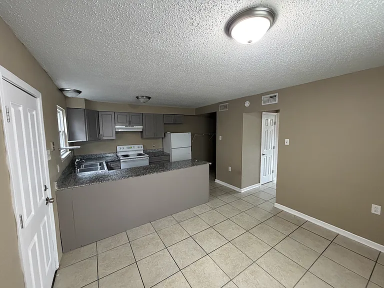3413 Transcontinental Dr #D — Photo 7