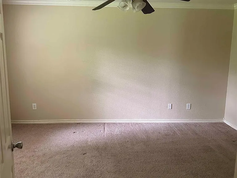 1104 Hidden Oaks St — Photo 11